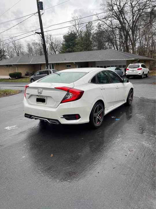 2016 Honda Civic 10th Gen - Image 6 of 13