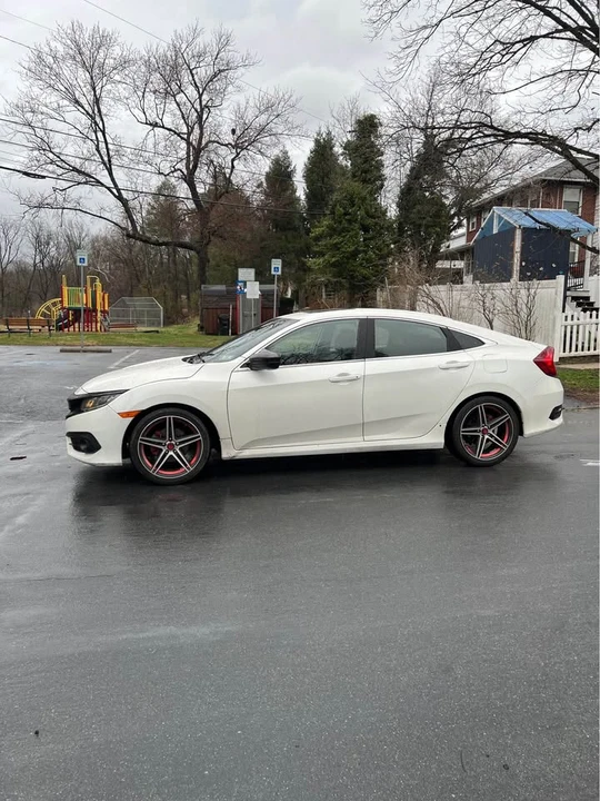 2016 Honda Civic 10th Gen - Image 3 of 13