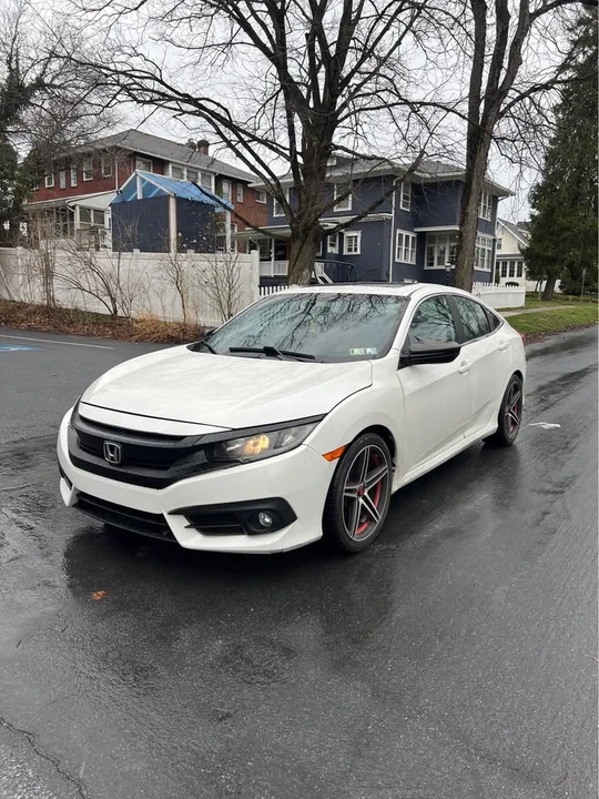 2016 Honda Civic 10th Gen - Image 2 of 13