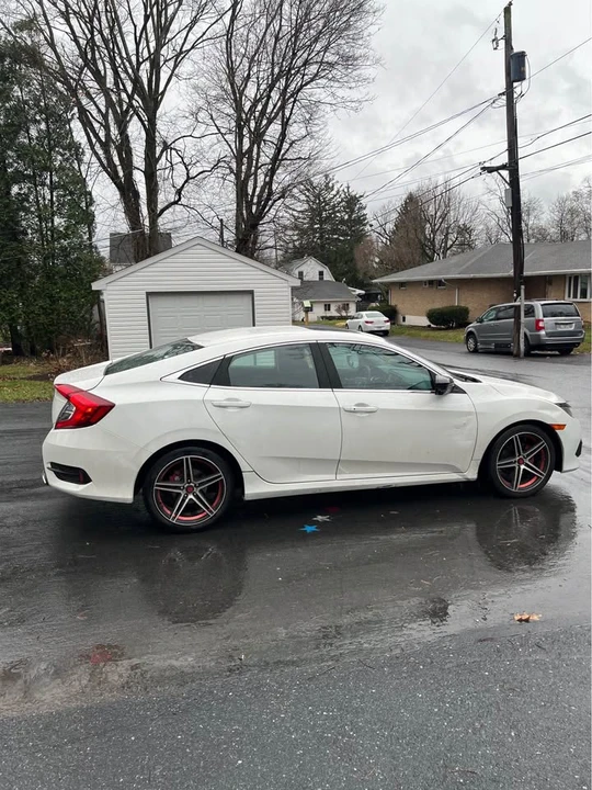 2016 Honda Civic 10th Gen - Image 7 of 13