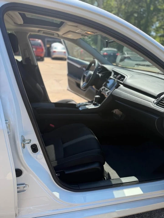2016 Honda Civic 10th Gen - Image 8 of 11