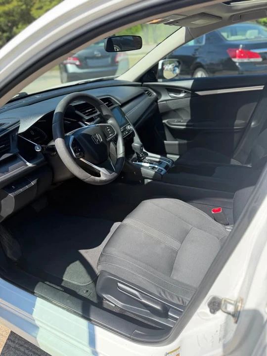 2016 Honda Civic 10th Gen - Image 6 of 11