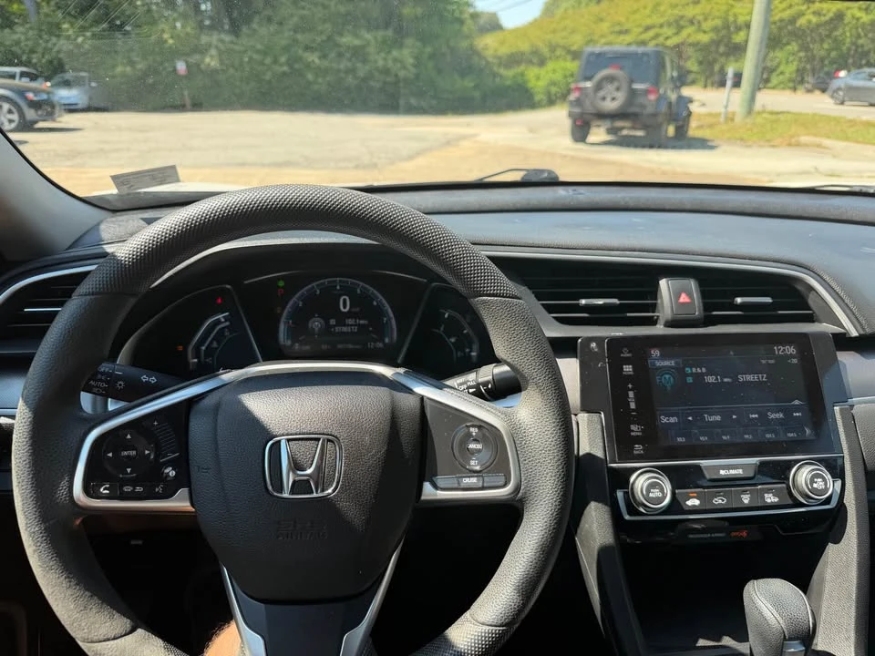 2016 Honda Civic 10th Gen - Image 5 of 11