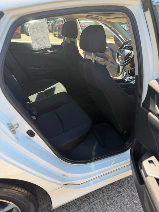 2016 Honda Civic 10th Gen - Image 9 of 11