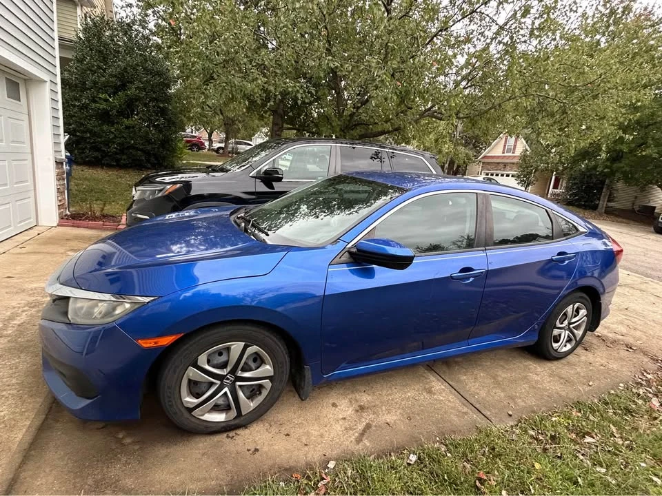 2016 Honda Civic 10th Gen - Image 3 of 11