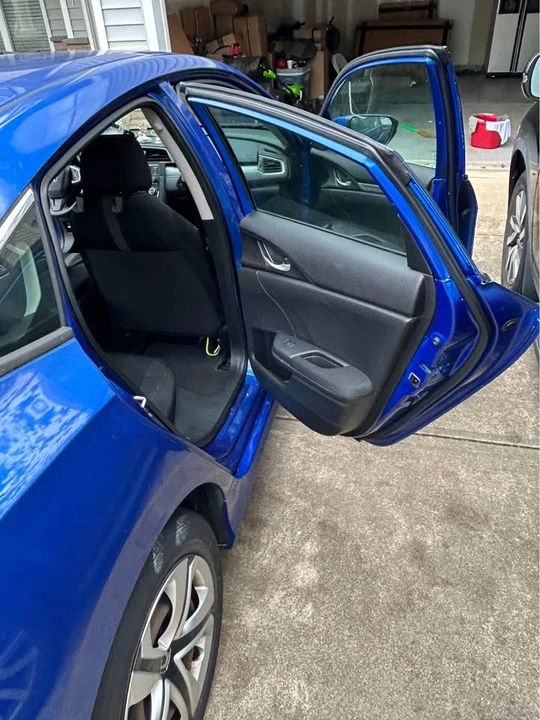 2016 Honda Civic 10th Gen - Image 5 of 11