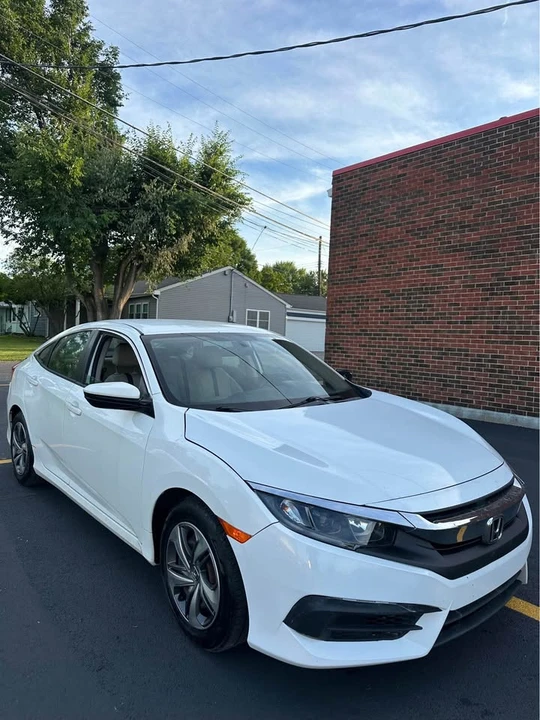 2016 Honda Civic 10th Gen - Image 3 of 8