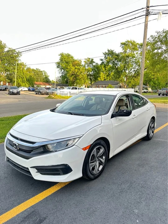 2016 Honda Civic 10th Gen - Image 2 of 8