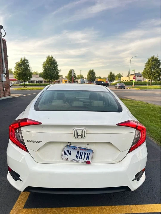 2016 Honda Civic 10th Gen - Image 5 of 8