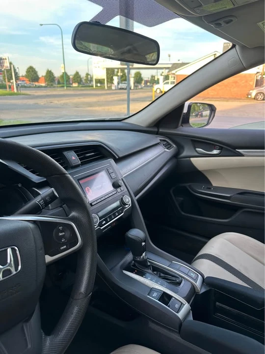2016 Honda Civic 10th Gen - Image 7 of 8