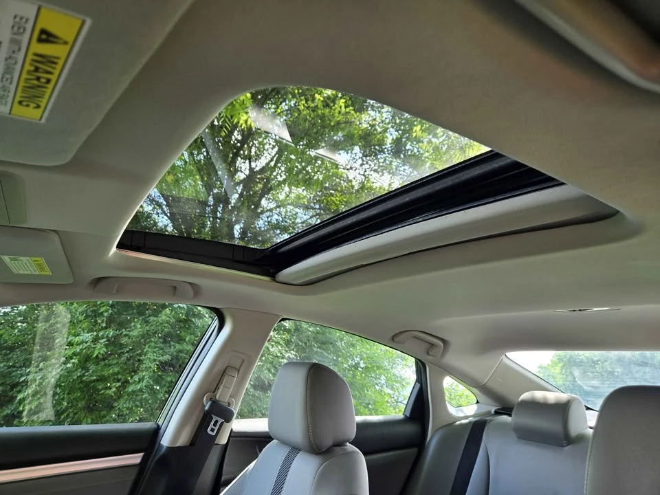 2016 Honda Civic 10th Gen - Image 9 of 17