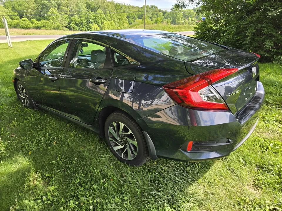 2016 Honda Civic 10th Gen - Image 4 of 17