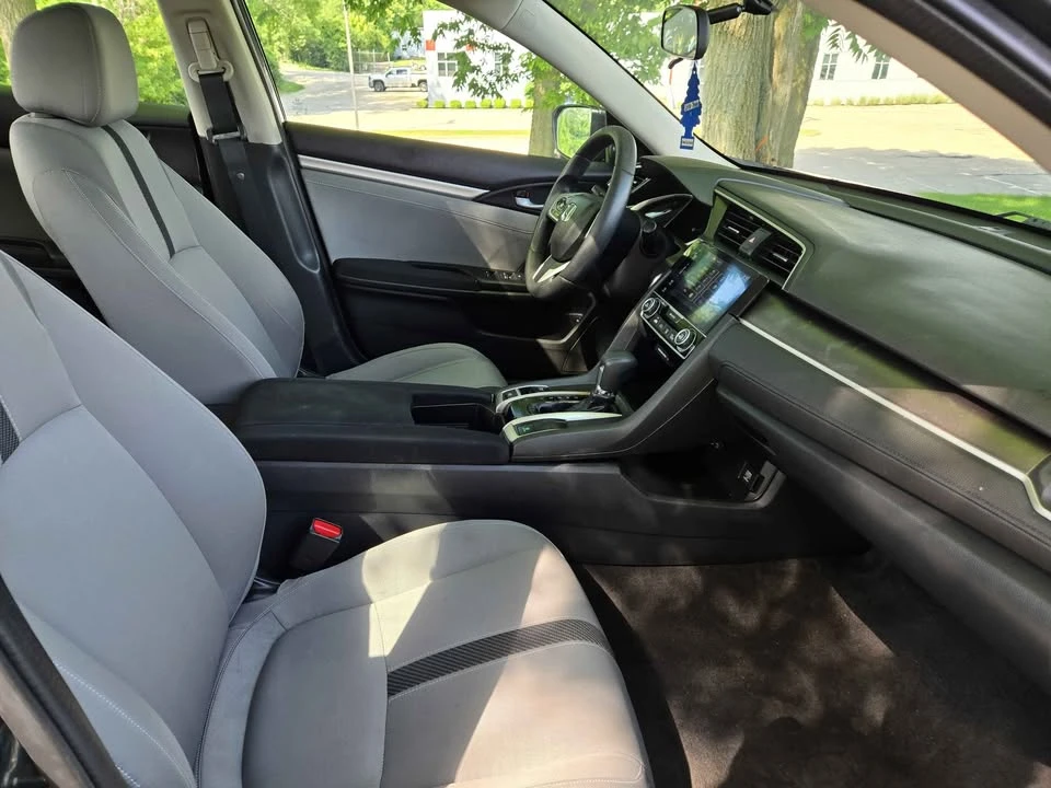 2016 Honda Civic 10th Gen - Image 10 of 17