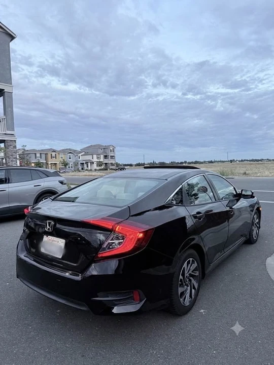 2016 Honda Civic 10th Gen - Image 4 of 14