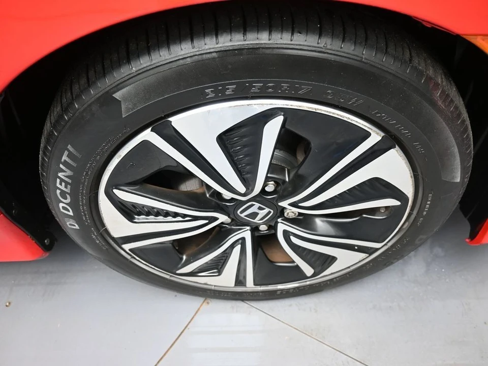 2016 Honda Civic 10th Gen - Image 13 of 31