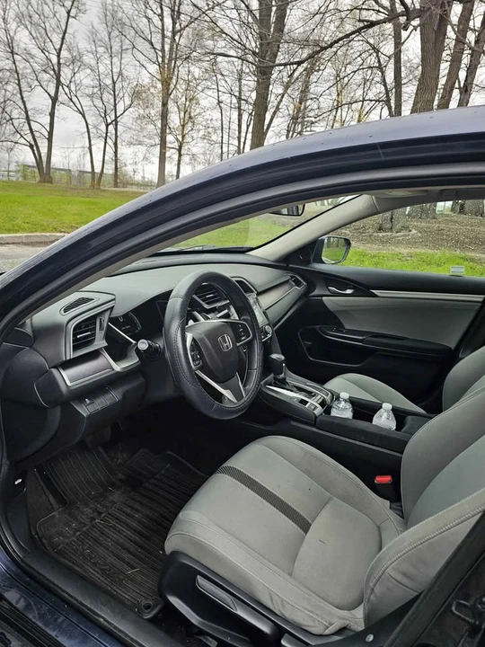2016 Honda Civic 10th Gen - Image 10 of 17