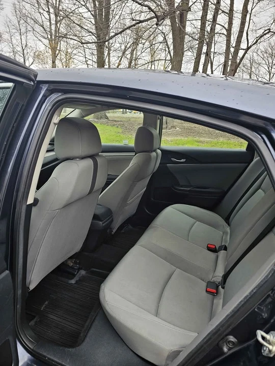 2016 Honda Civic 10th Gen - Image 9 of 17