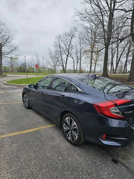 2016 Honda Civic 10th Gen - Image 5 of 17