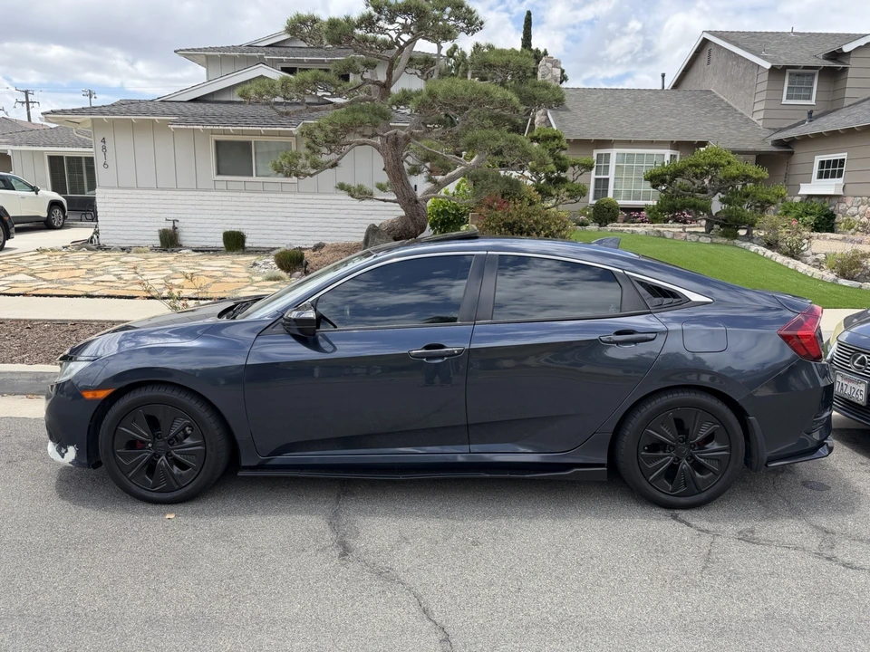 2016 Honda Civic 10th Gen - Image 8 of 19