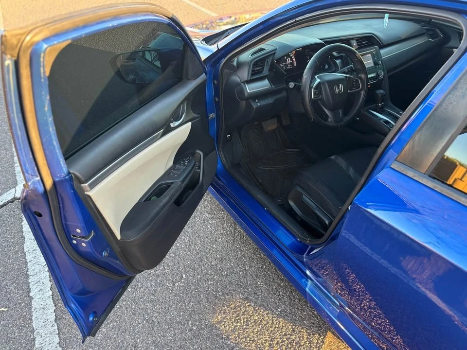 2016 Honda Civic 10th Gen - Image 6 of 10