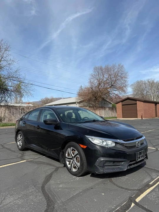 2016 Honda Civic 10th Gen - Image 3 of 11
