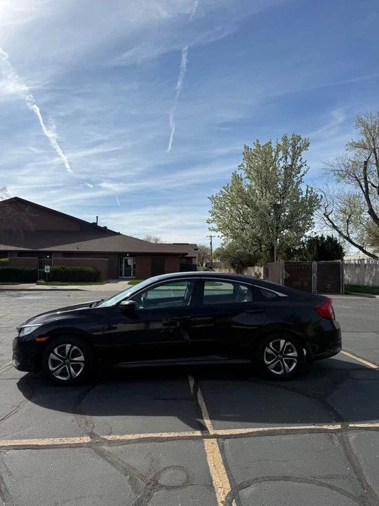 2016 Honda Civic 10th Gen - Image 8 of 11