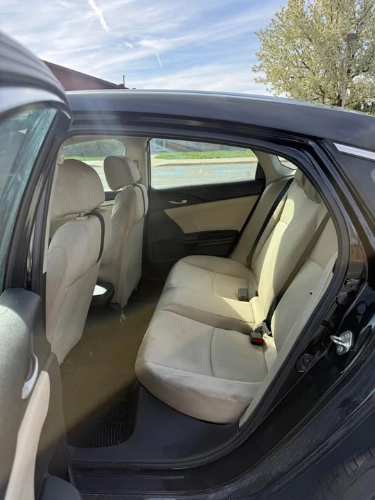 2016 Honda Civic 10th Gen - Image 9 of 11
