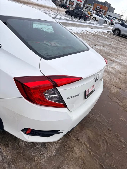 2016 Honda Civic 10th Gen - Image 3 of 8