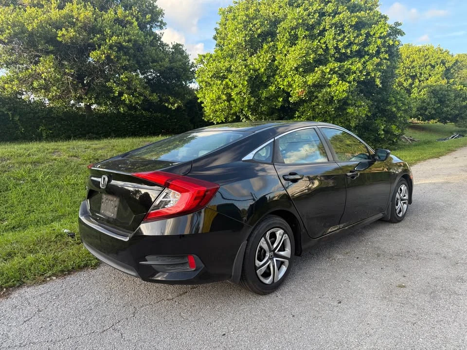 2016 Honda Civic 10th Gen - Image 6 of 9