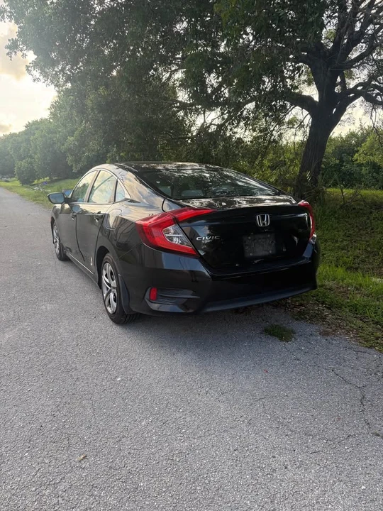 2016 Honda Civic 10th Gen - Image 3 of 9