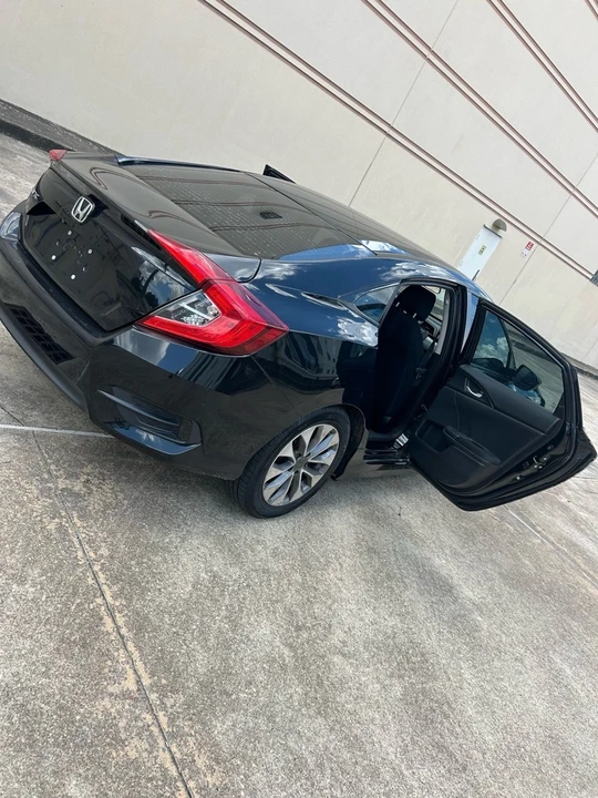 2016 Honda Civic 10th Gen - Image 9 of 20