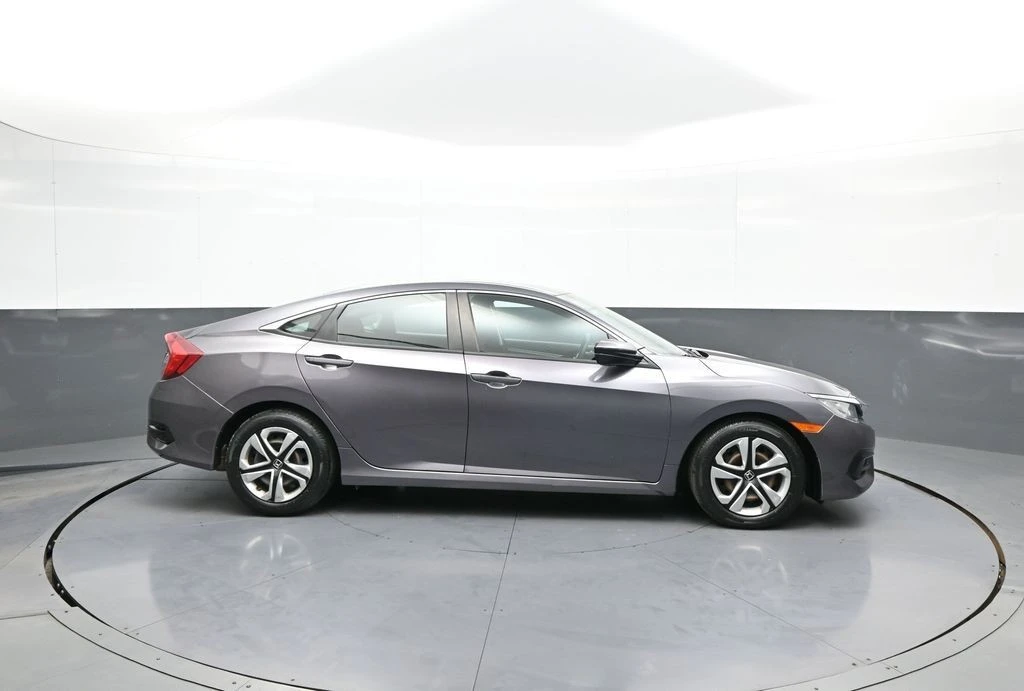 2016 Honda Civic 10th Gen - Image 5 of 12
