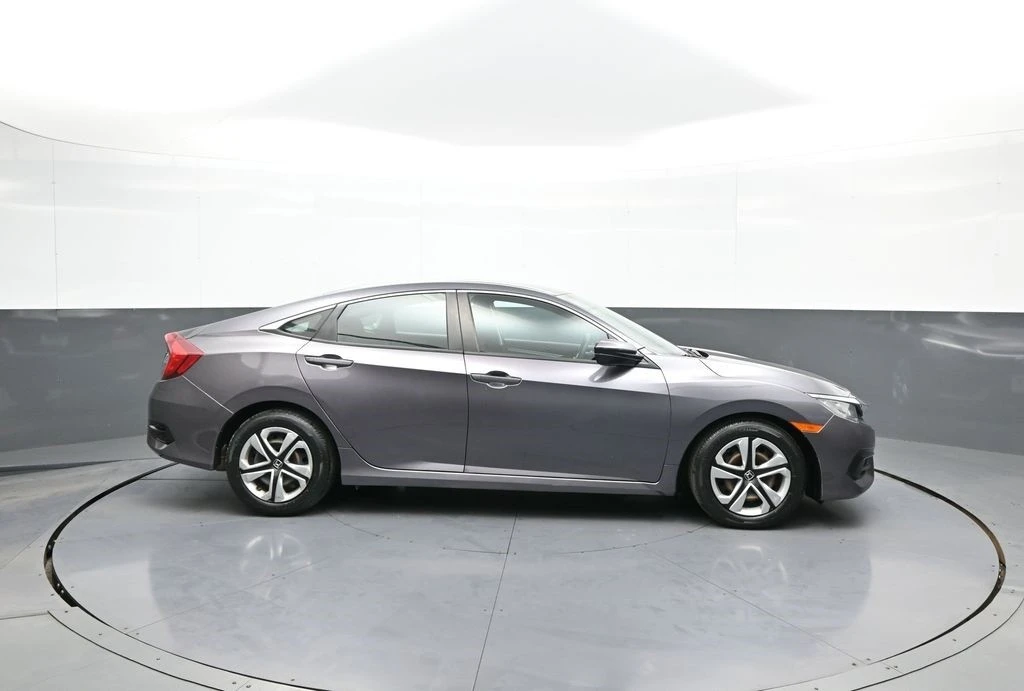 2016 Honda Civic 10th Gen - Image 5 of 12