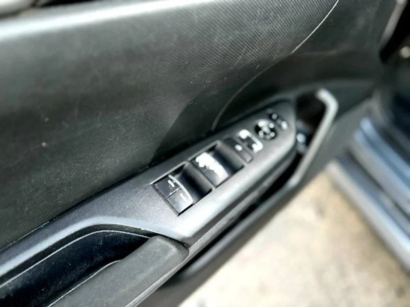 2016 Honda Civic 10th Gen - Image 10 of 12