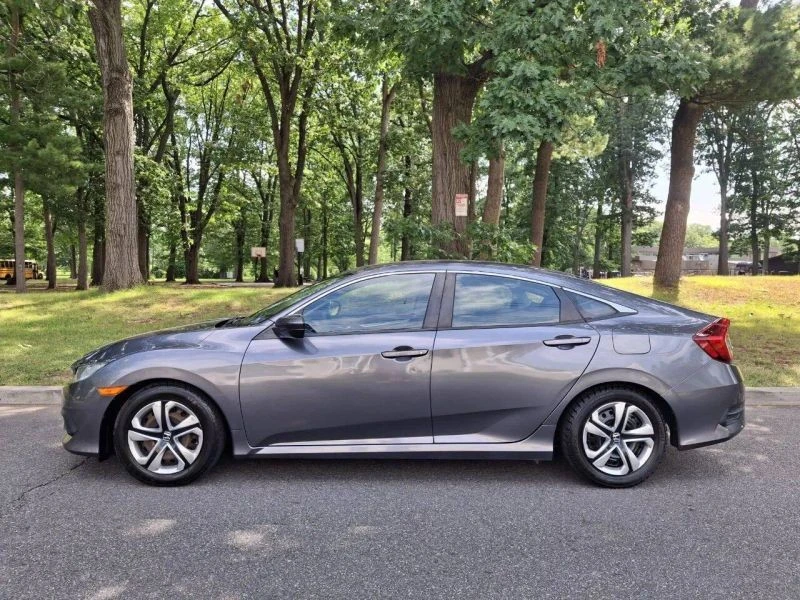 2016 Honda Civic 10th Gen - Image 3 of 12