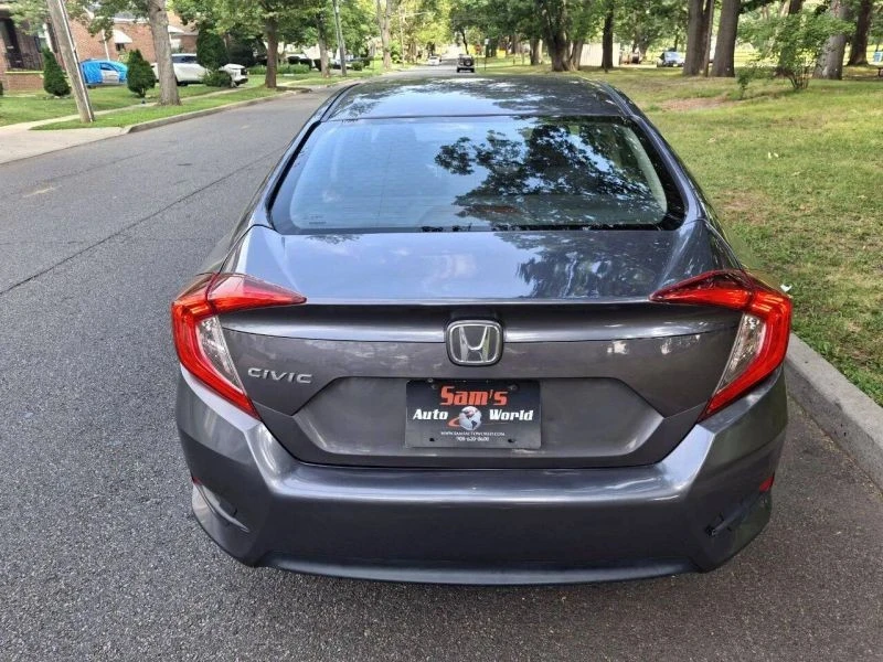 2016 Honda Civic 10th Gen - Image 9 of 12