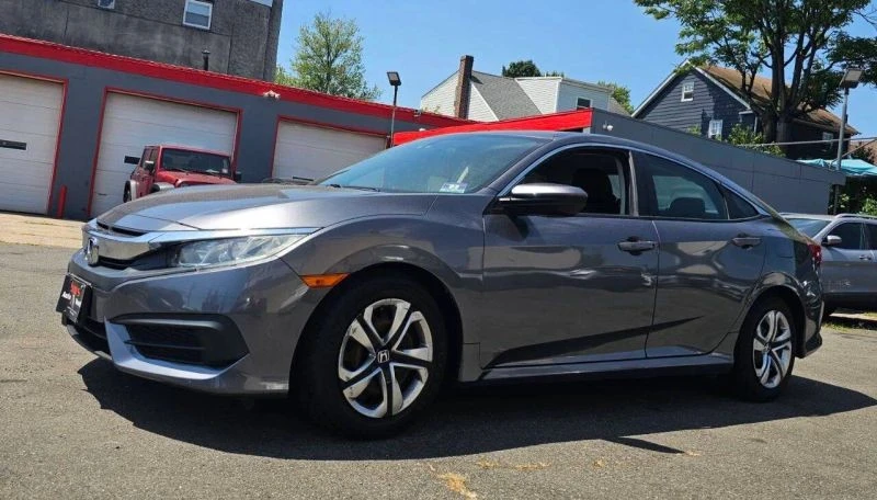 2016 Honda Civic 10th Gen - Image 4 of 12