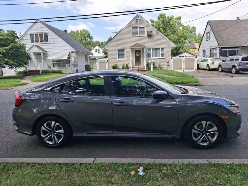 2016 Honda Civic 10th Gen - Image 5 of 12