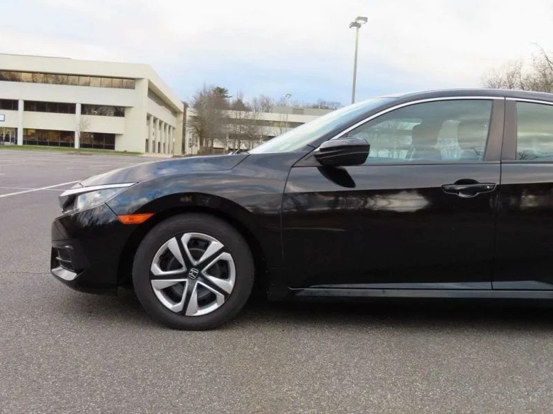 2016 Honda Civic 10th Gen - Image 6 of 12