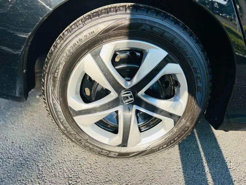 2016 Honda Civic 10th Gen - Image 4 of 12