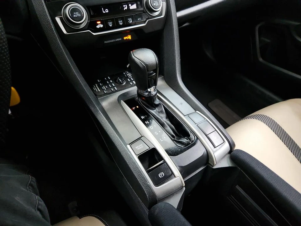2016 Honda Civic 10th Gen - Image 17 of 31