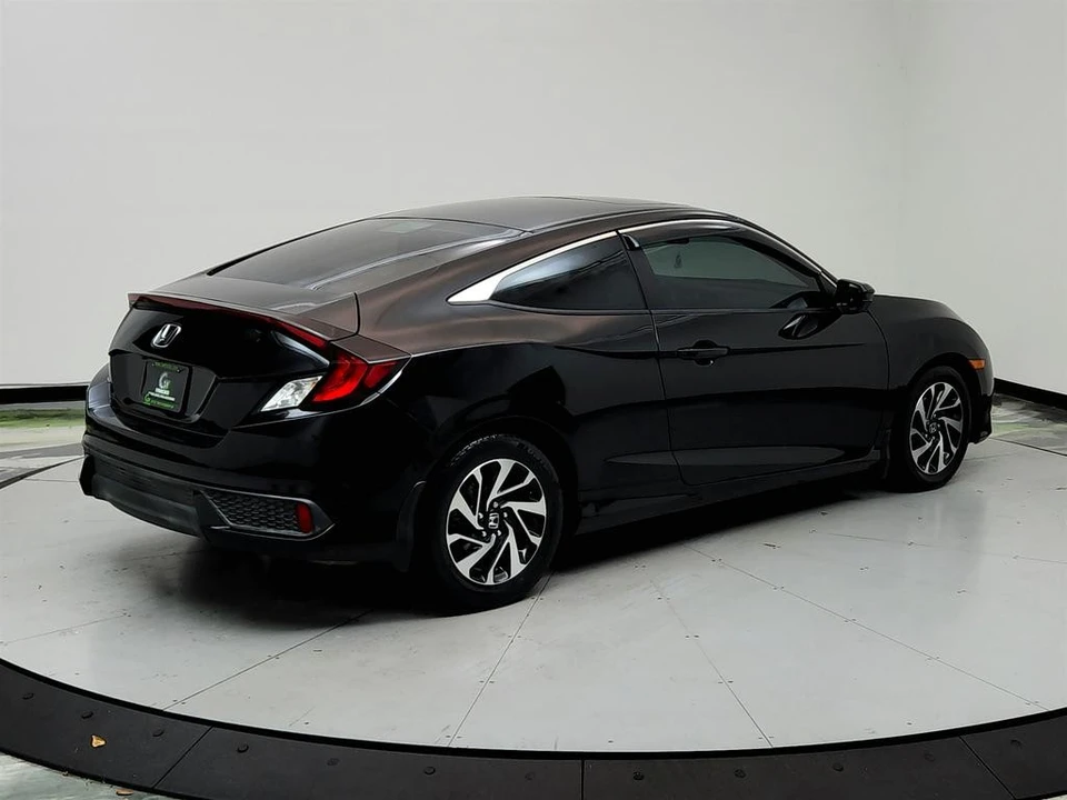 2016 Honda Civic 10th Gen - Image 5 of 12