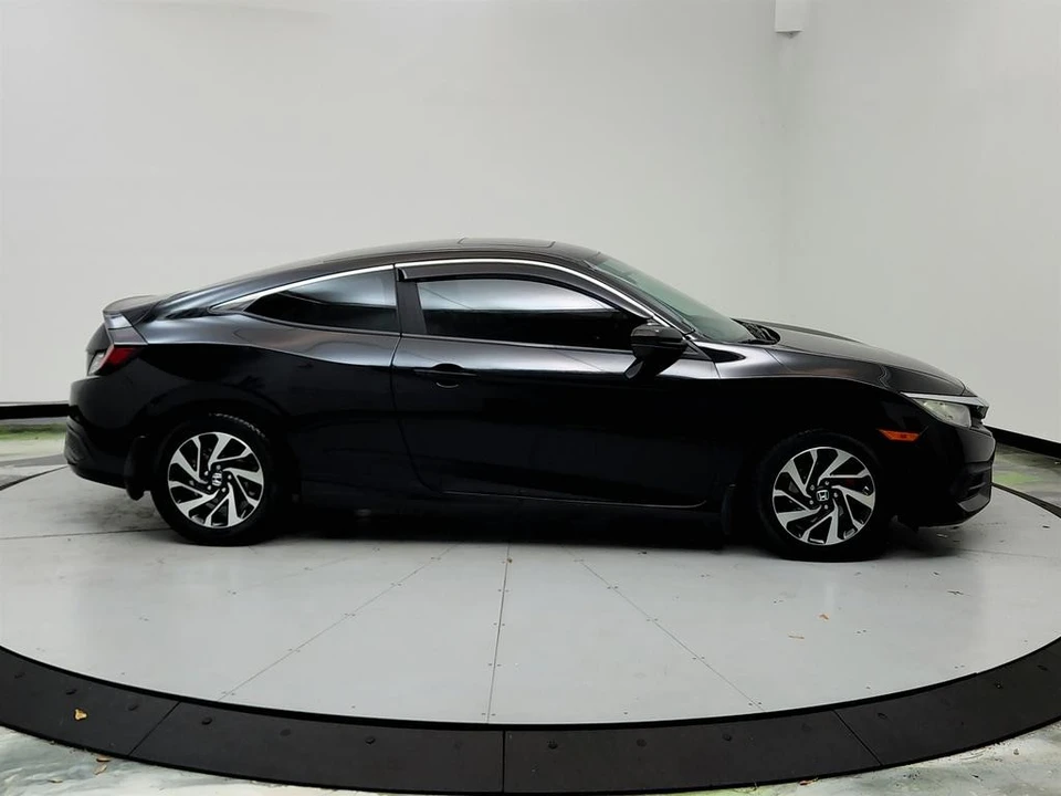 2016 Honda Civic 10th Gen - Image 4 of 12