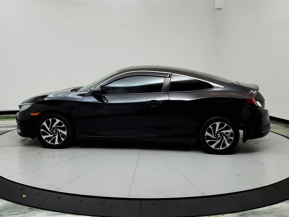 2016 Honda Civic 10th Gen - Image 8 of 12