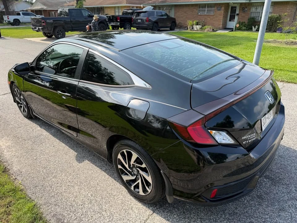 2016 Honda Civic 10th Gen - Image 4 of 15