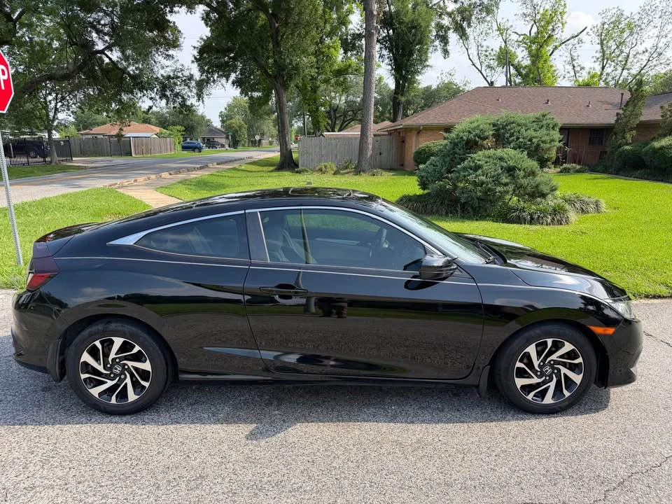 2016 Honda Civic 10th Gen - Image 2 of 15