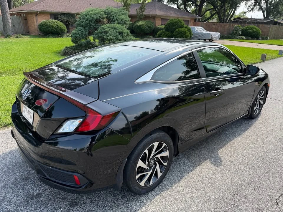 2016 Honda Civic 10th Gen - Image 3 of 15