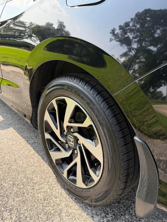 2016 Honda Civic 10th Gen - Image 14 of 15