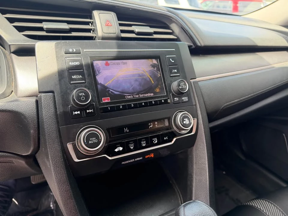 2016 Honda Civic 10th Gen - Image 11 of 18