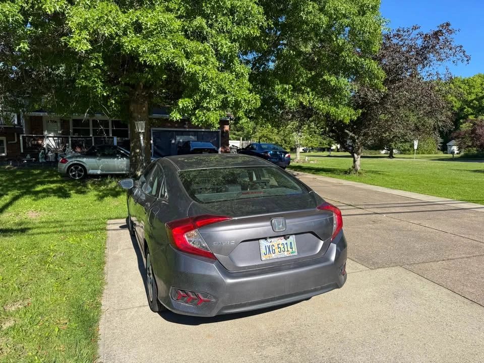 2016 Honda Civic 10th Gen - Image 3 of 10